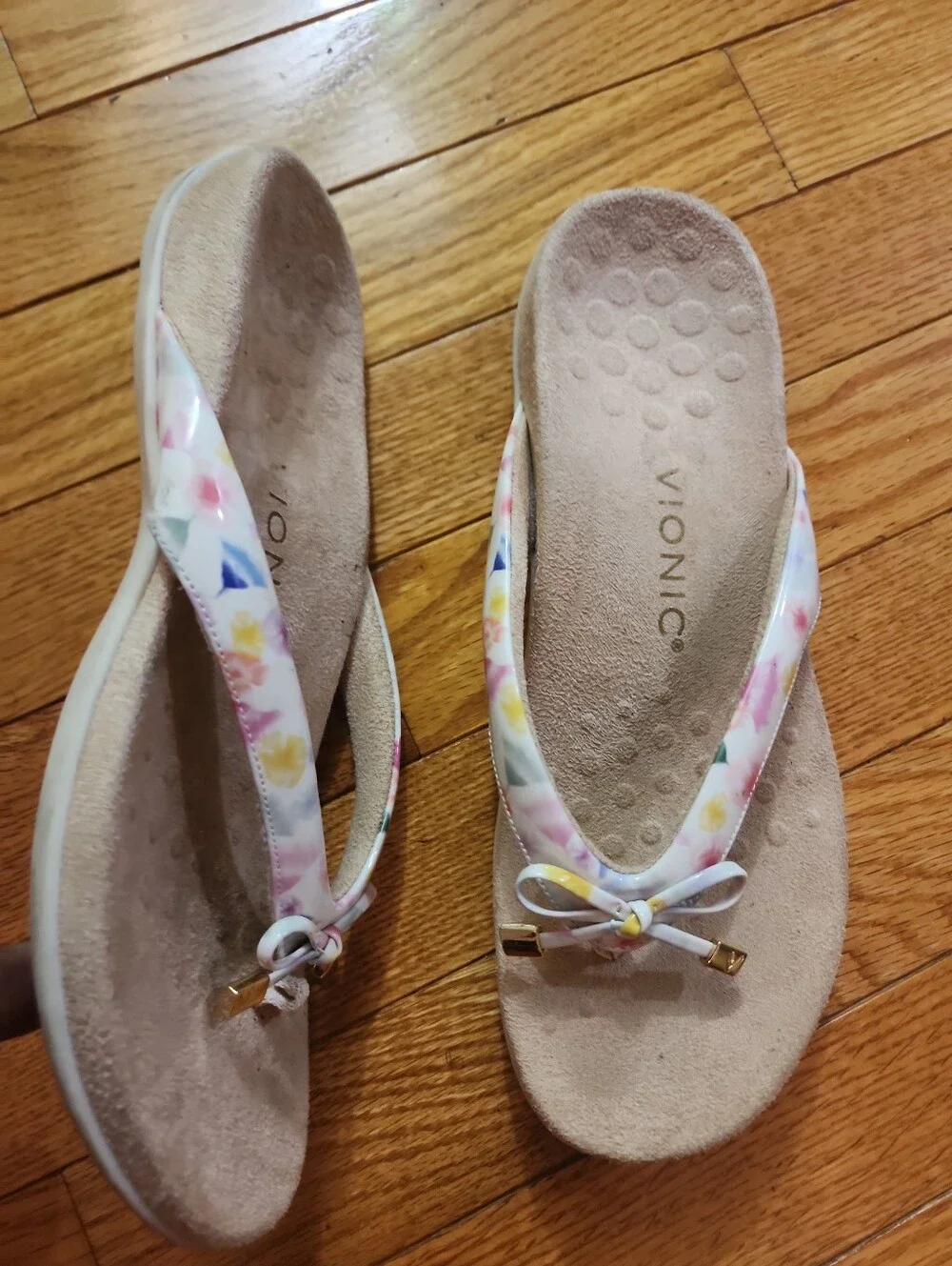 Vionic Bella Rest Women's Bow Flip Flop Sandals in White with Pastel Accents